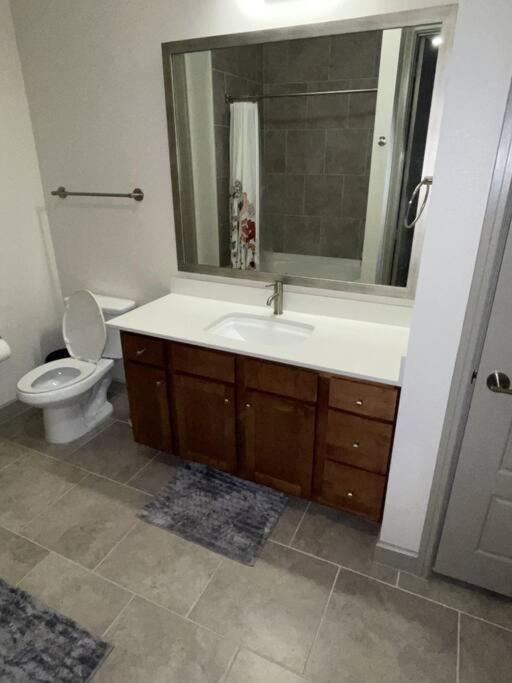 Downtown Living 1Br W/ Free Parking Garage Apartment Хюстън Екстериор снимка