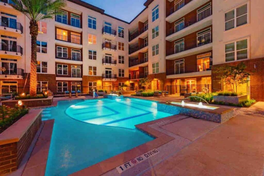 Downtown Living 1Br W/ Free Parking Garage Apartment Хюстън Екстериор снимка