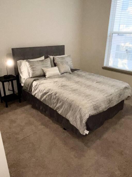 Downtown Living 1Br W/ Free Parking Garage Apartment Хюстън Екстериор снимка